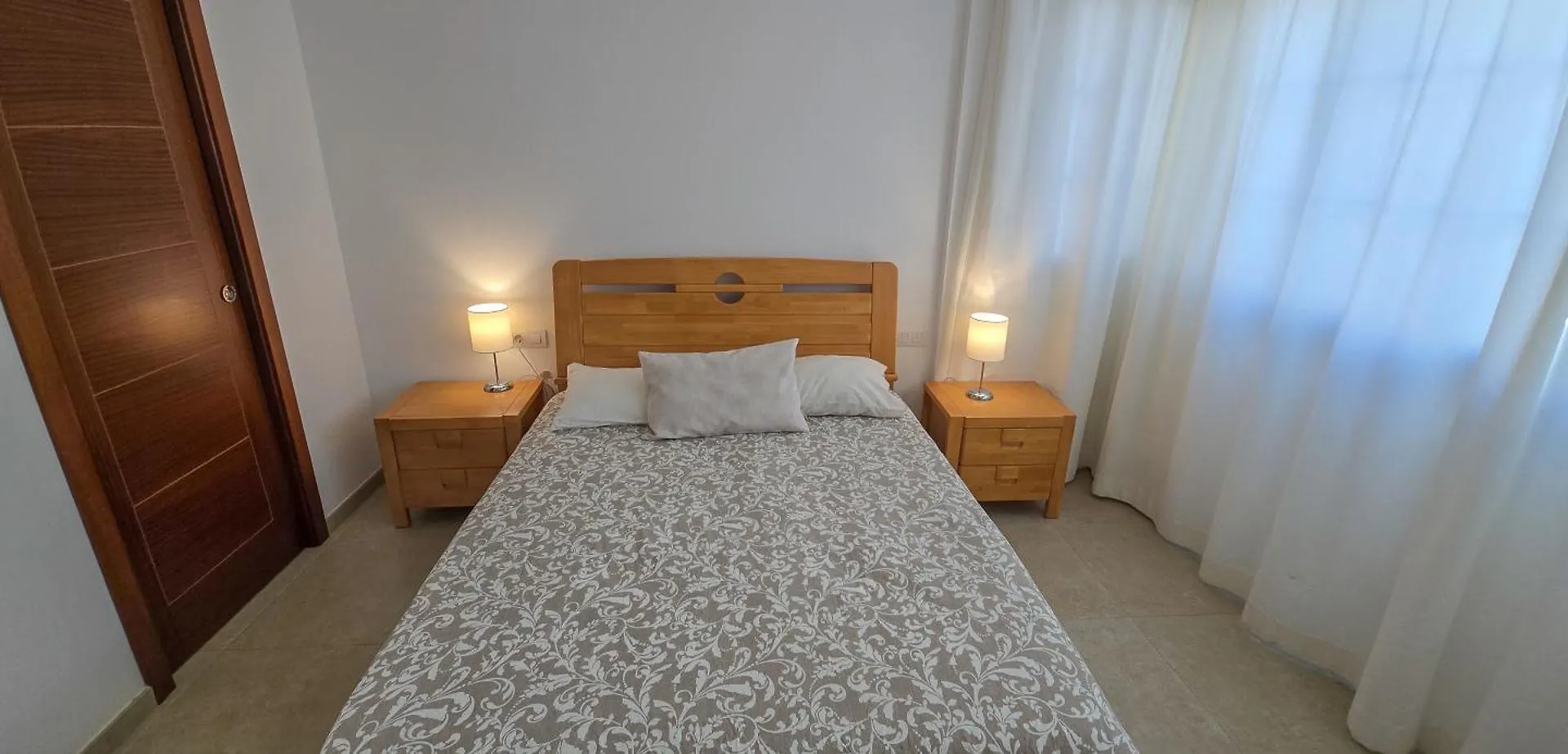 5 Bedrooms Villa Costa Adeje 0*, אדחה